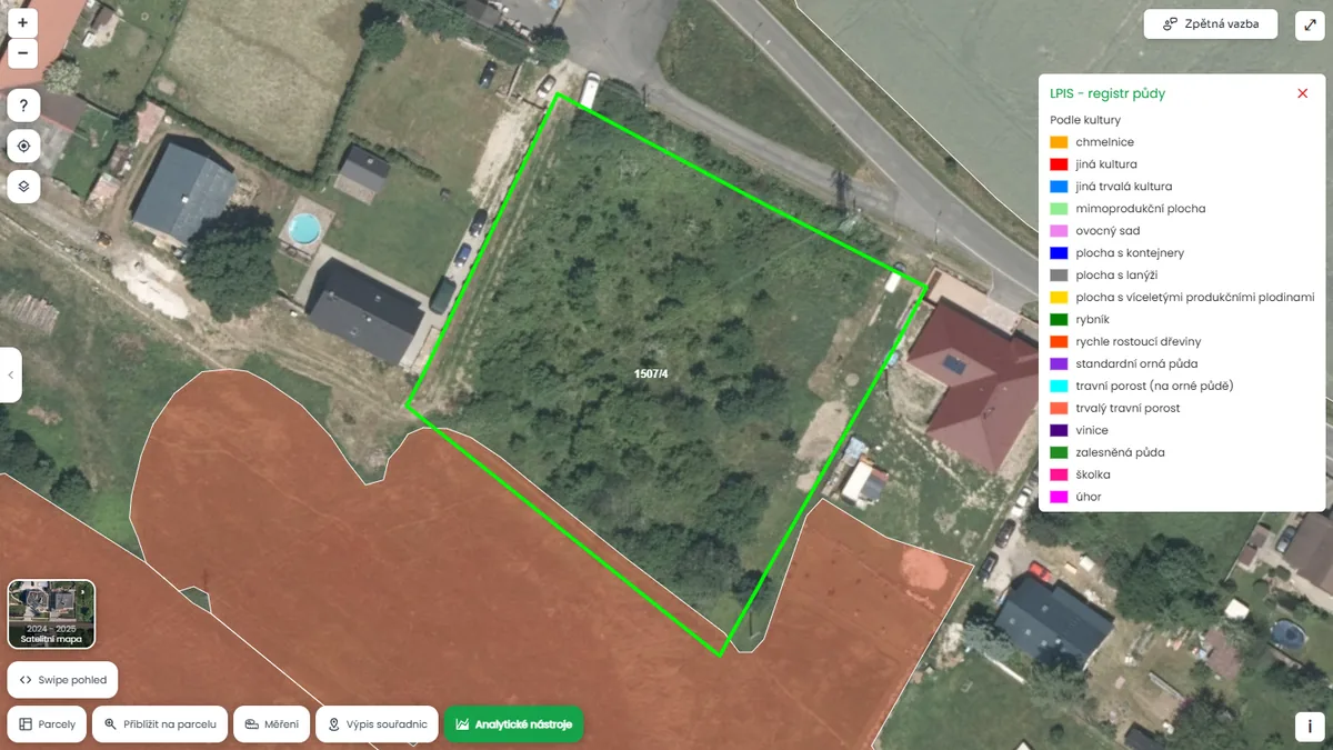 Na parcele se nachází LPIS půdní blok (mapa Pozemkov)