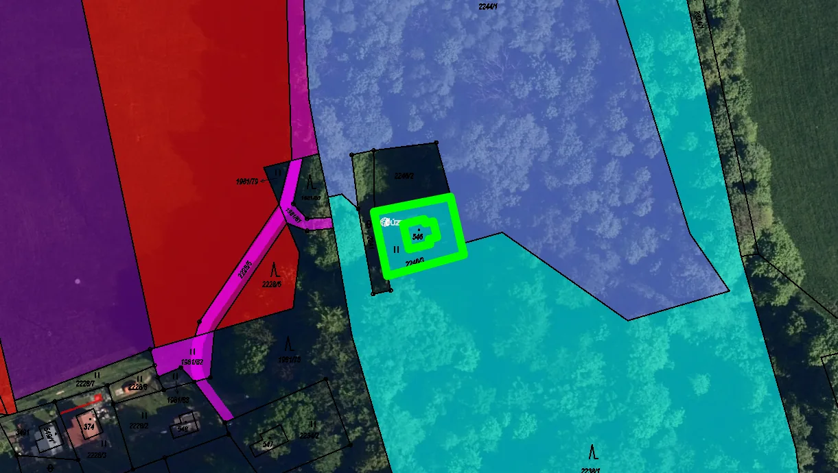 Věcná břemena v katastrální mapě, parcela 2246/3 Komorní Lhotka