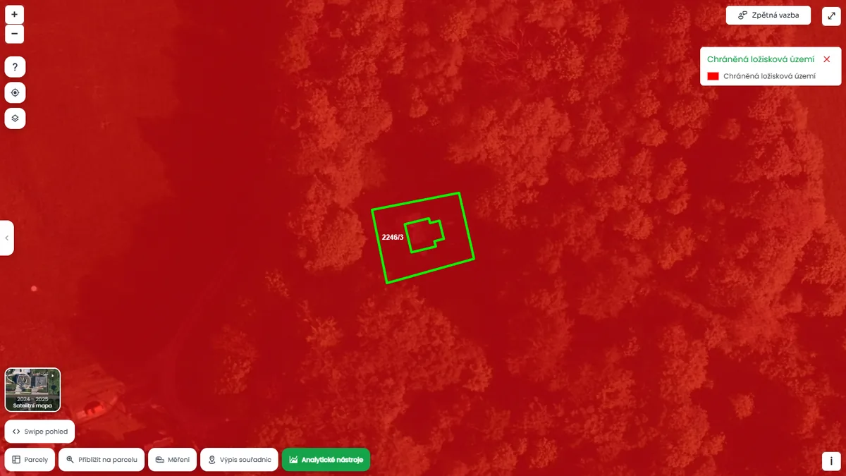 Parcela je hned vedle chráněného ložiskového území (mapa Pozemkov)