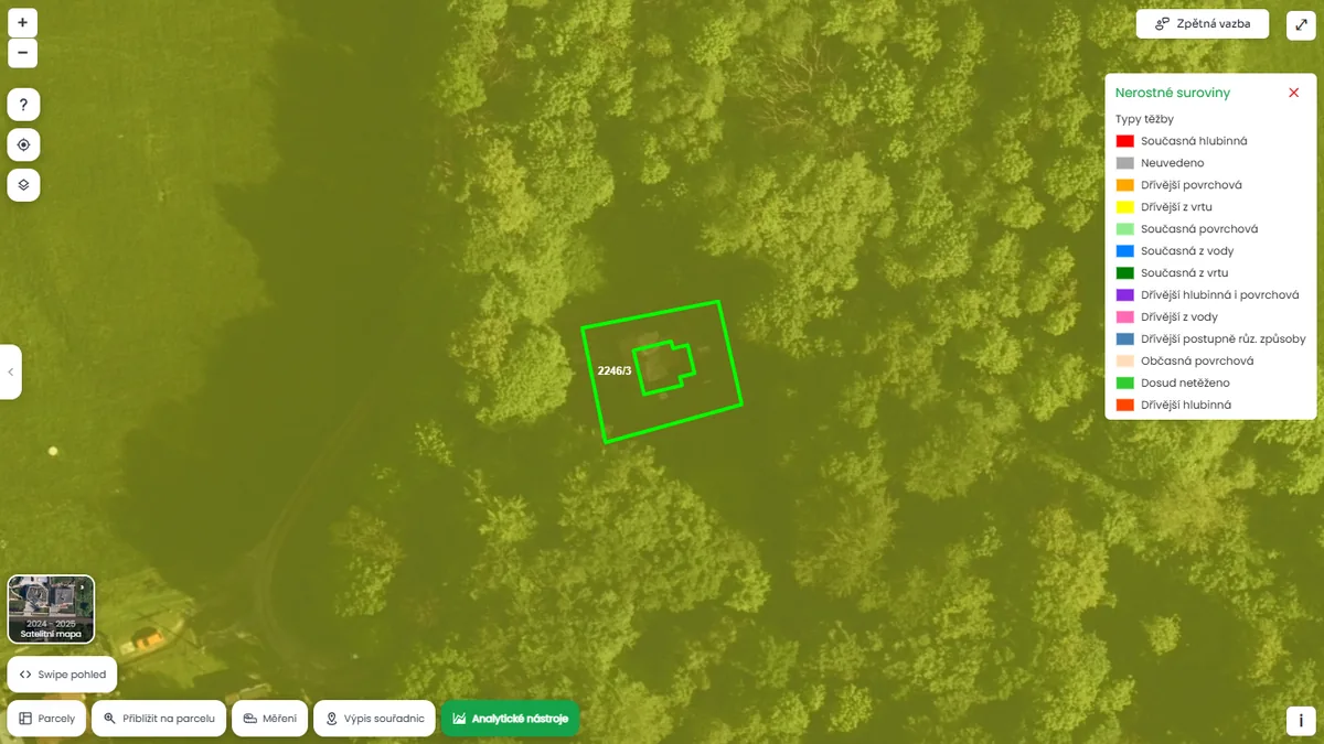 Parcela je hned vedle naleziště nerostných surovin (mapa Pozemkov)