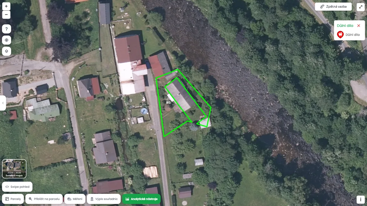 Parcela je poblíž důlního díla (mapa Pozemkov)