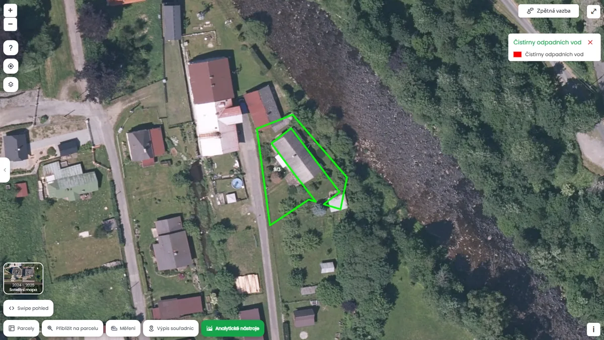 Parcela je poblíž čistírny odpadních vod (mapa Pozemkov)