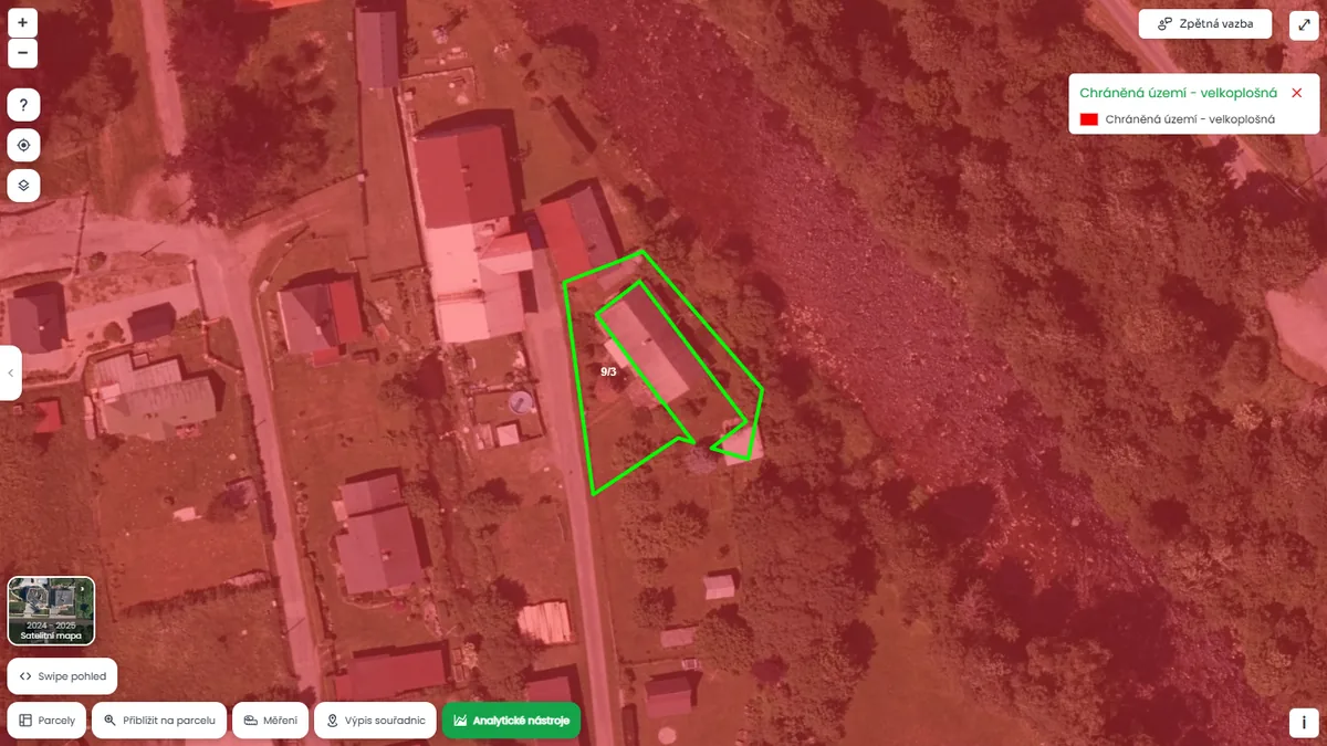 Parcela je ve velkoplošném chráněném území (mapa Pozemkov)