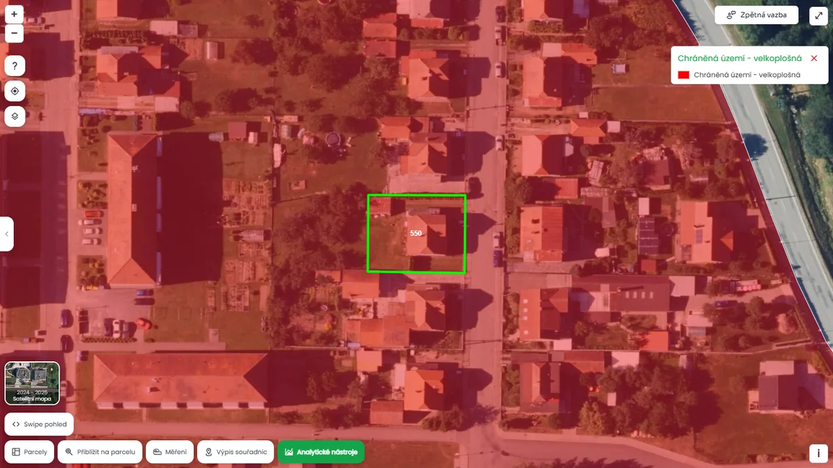 Parcela je ve velkoplošném chráněném území (mapa Pozemkov)
