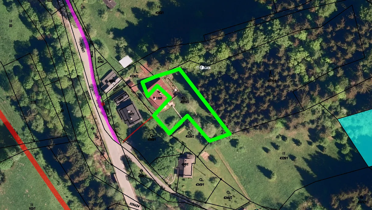 Věcná břemena v katastrální mapě, parcela 4330/2 Velké Karlovice