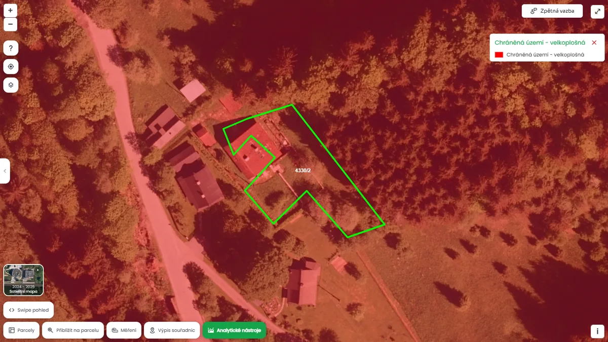 Parcela je ve velkoplošném chráněném území (mapa Pozemkov)